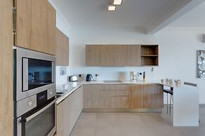 Stunning Seafront Lux Apt, Fort Cambridge wt Pool