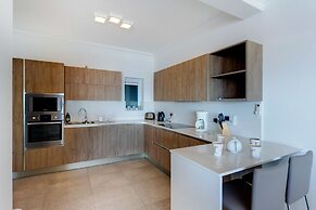 Stunning Seafront Lux Apt, Fort Cambridge wt Pool