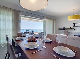 Stunning Seafront Lux Apt, Fort Cambridge wt Pool