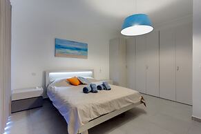 Stunning Seafront Lux Apt, Fort Cambridge wt Pool