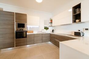 Seaview APT Incl Pool IN Sliema