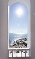 Seafront Apartment, Marvelous Views GR8 Location