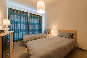 Seafront Luxury APT With Pool