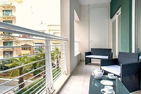 Luxury Apartment With Pool
