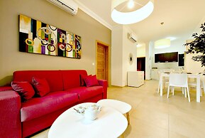 Luxury Apartment With Pool