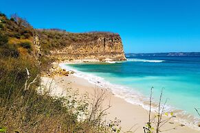 Ekas Surf Resort