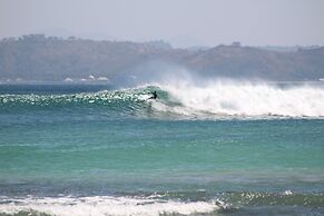 Ekas Surf Resort