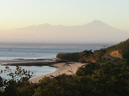 Ekas Surf Resort