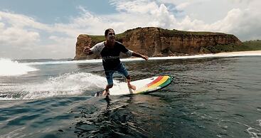 Ekas Surf Resort