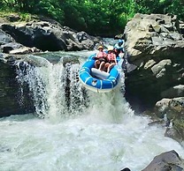 Ekas Surf Resort