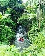 Ekas Surf Resort