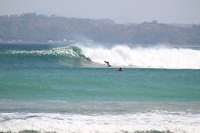Ekas Surf Resort