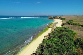 Ekas Surf Resort