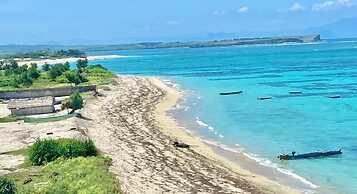 Ekas Surf Resort