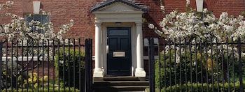 Peel House Apartments