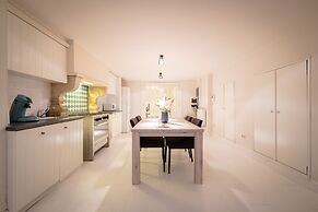 Saint Pauls Suite 1