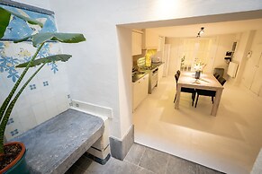 Saint Pauls Suite 1