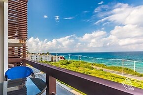 Deep Blue Condos - 102