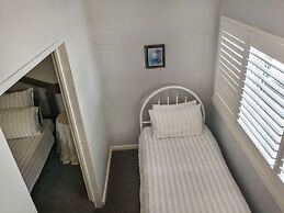 Airport B&B