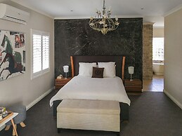 Airport B&B