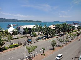 Homy Seafront Hostel