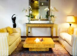 Mini Palace Hotel