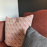 Henry's Apartment- Executive 717