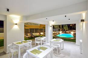 Elia Kalamaki Hotel
