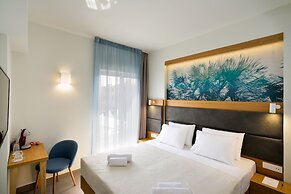 Elia Kalamaki Hotel