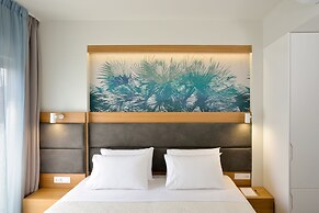 Elia Kalamaki Hotel