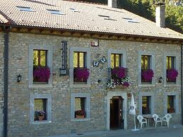Hotel Rural Huelde