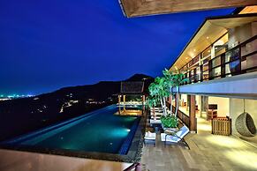 Grand Vista