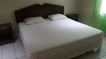 Pinneys Beach Hotel Nevis