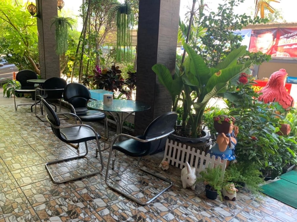 Lert Sri Hotel