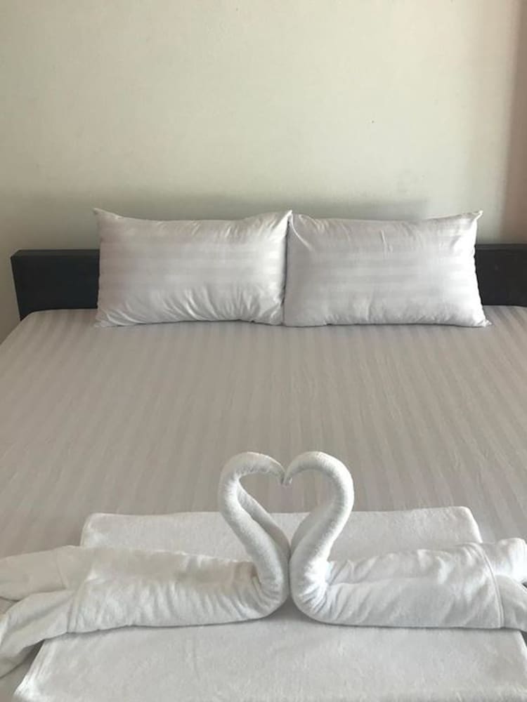 Lert Sri Hotel
