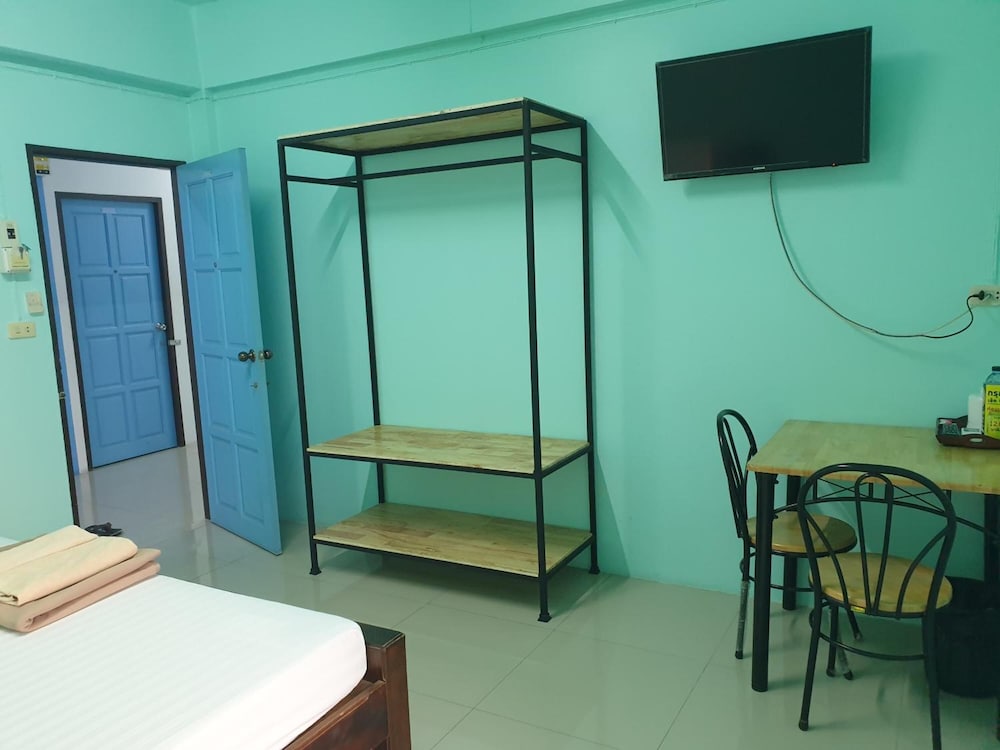 Lert Sri Hotel