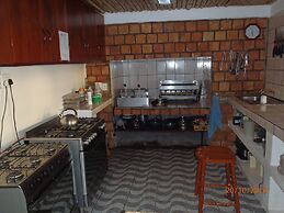 C-Mew Guesthouse