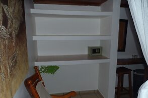 C-Mew Guesthouse