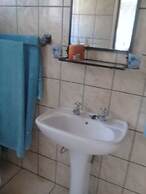 C-Mew Guesthouse