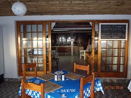 C-Mew Guesthouse