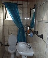 C-Mew Guesthouse
