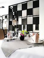 Popular Hotel & Spa