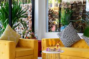 Popular Hotel & Spa