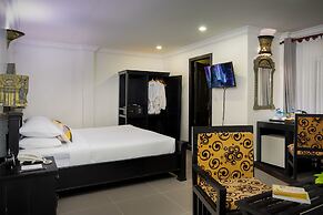 Popular Hotel & Spa