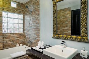 Popular Hotel & Spa