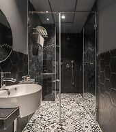 Hotel B Plus L