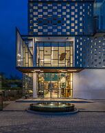 Hotel B Plus L