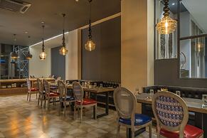 Hotel B Plus L