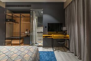 Hotel B Plus L
