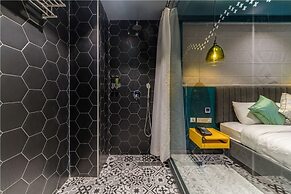 Hotel B Plus L